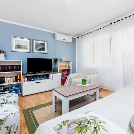 Apartman Oly Ровінь Екстер'єр фото