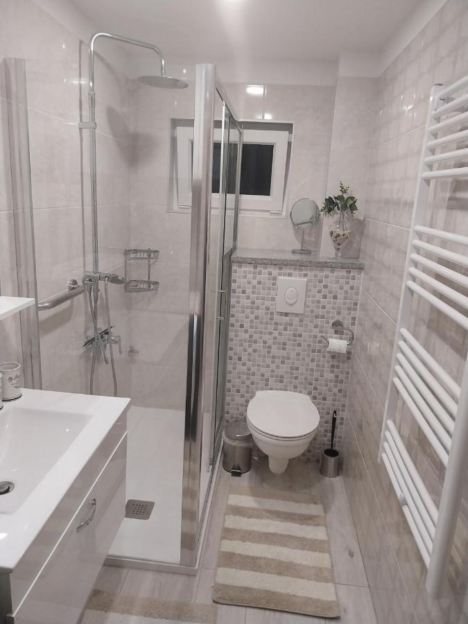 Apartman Oly Ровінь Екстер'єр фото