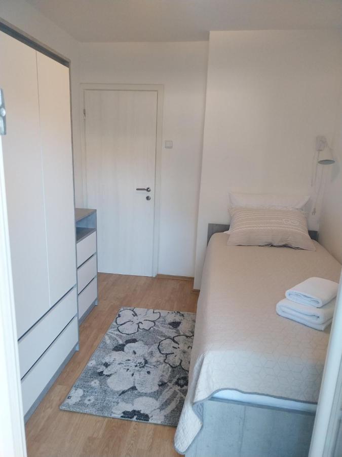 Apartman Oly Ровінь Екстер'єр фото